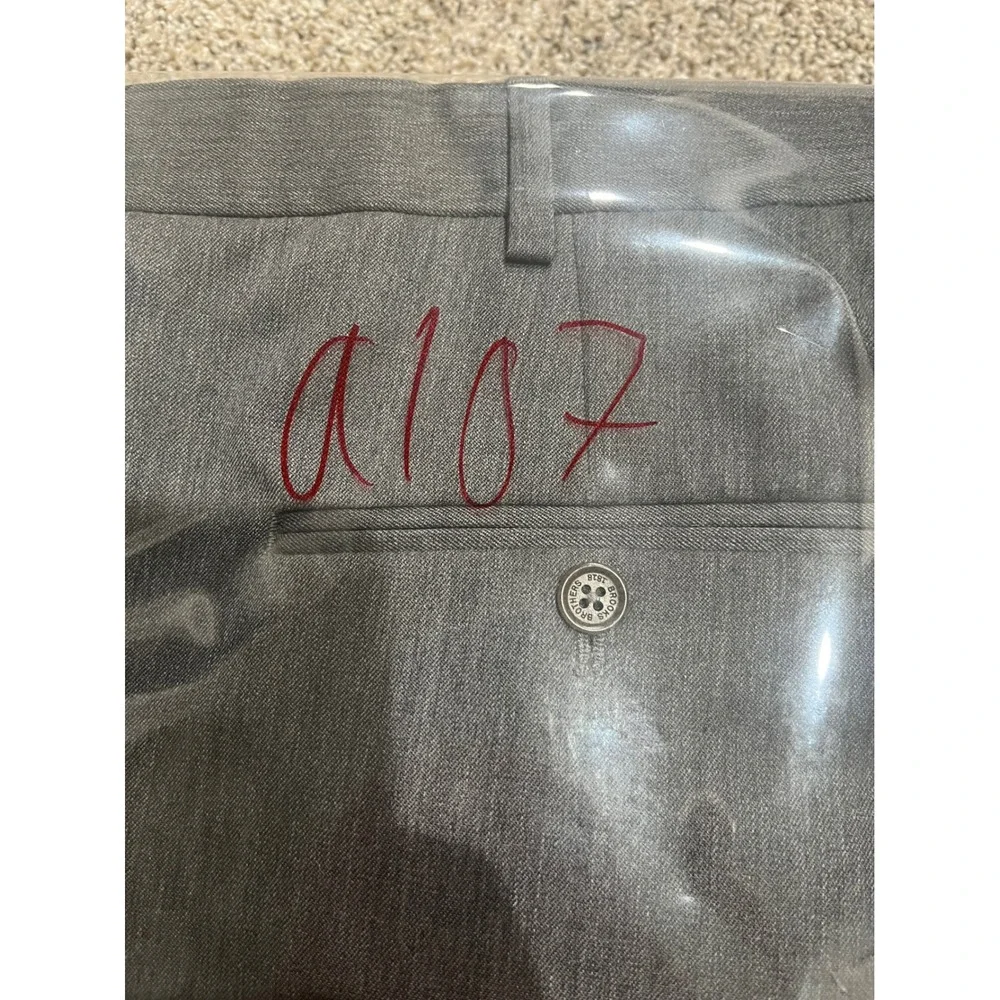 Brooks Brothers 346 Madison Fit Mens 41x31 Gray 100% Wool Pleated Dress Pants